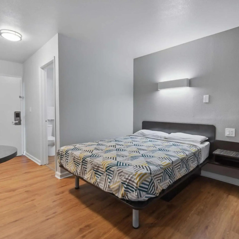 Motel 6-Normal, IL - Bloomington Area