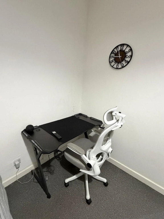 Kensington Studio, 3rd-floor City Base