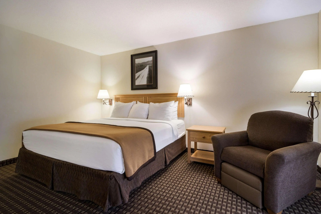 Best Western Golden Spike Inn & Suites