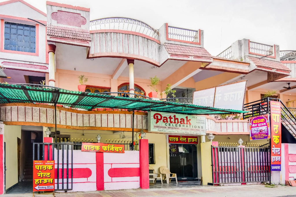 OYO 69787 Pathak Guest House