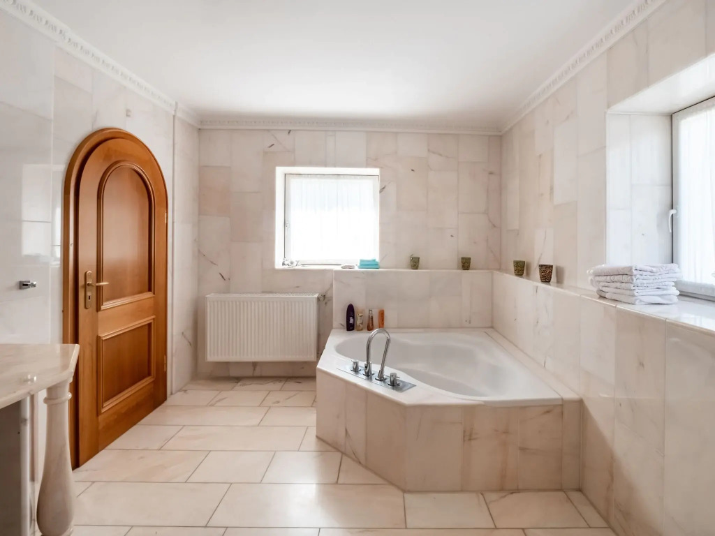 Luxurious holiday home with a nice private garden