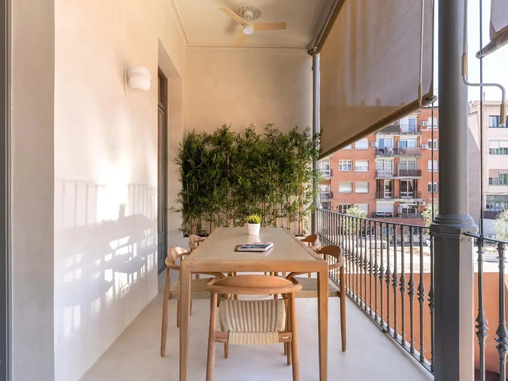 Apartamento de Tres Habitaciones con Terraza 11B