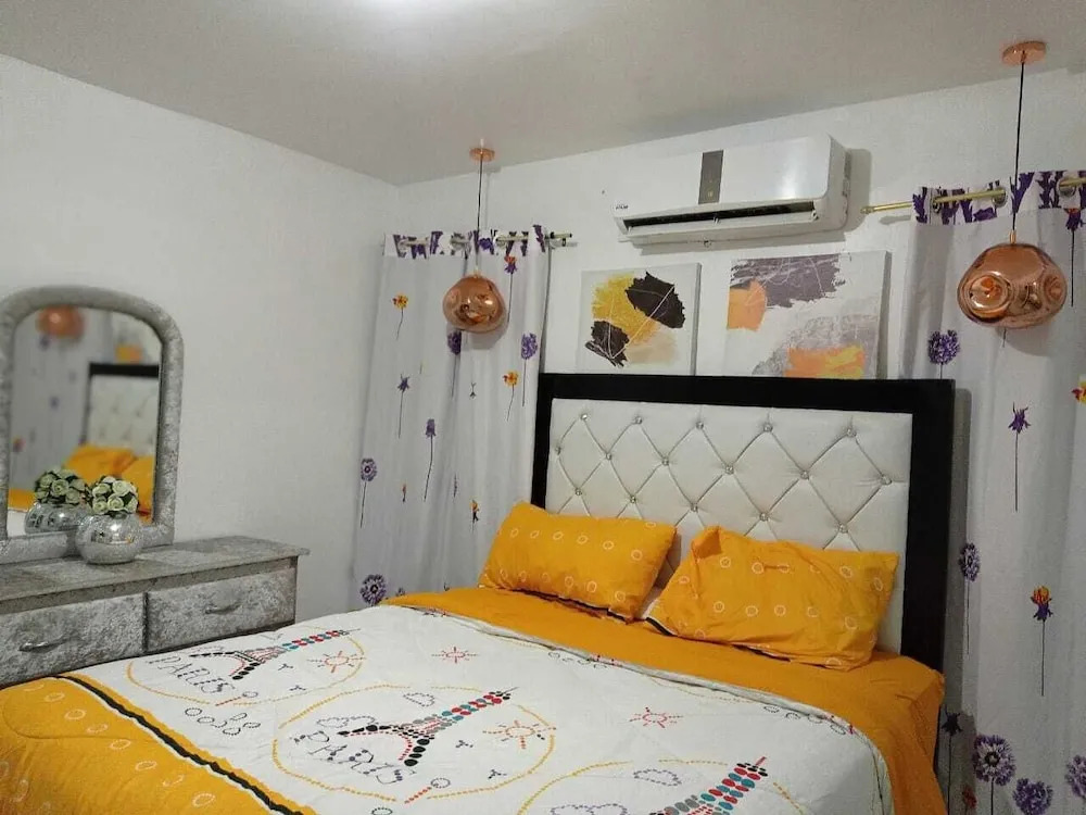 Luxurious Apartment 4to Level With Security Camera