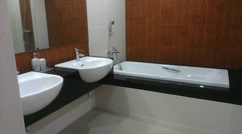 Karon Hill One-bedroom Apartment