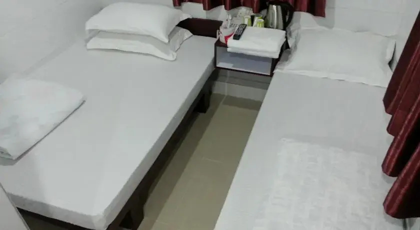 SHANGRI-LA GUEST HOUSE