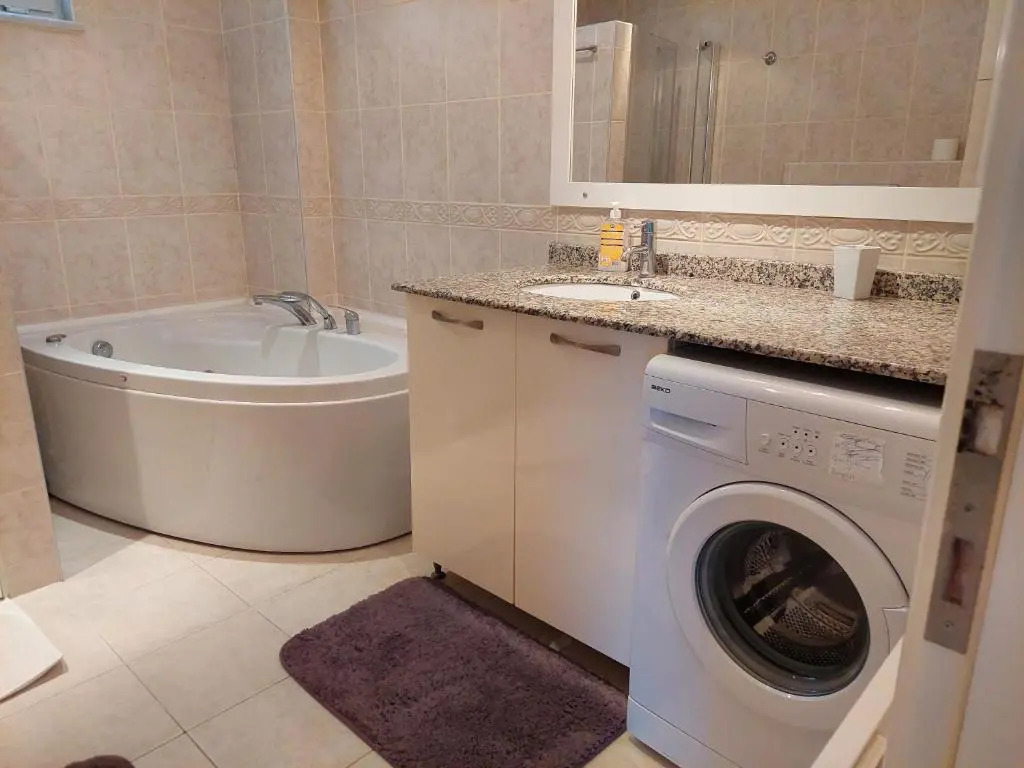 Dinek mahallesi,Eski Antalya yplu cad.,Uygun Cleopatra 3 Sitesi no:59 Blok:E daire:2