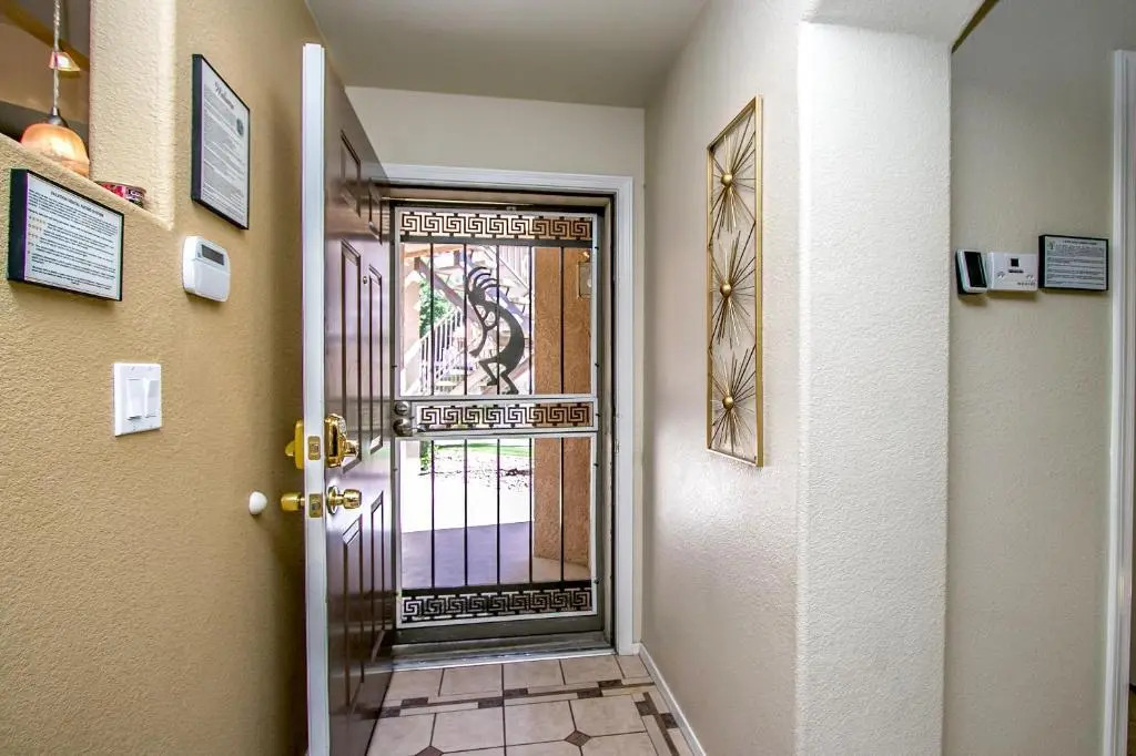 Private Resort Community -- ½ mile Walk to Hiking & Biking at N. Mtn. Preserve!
