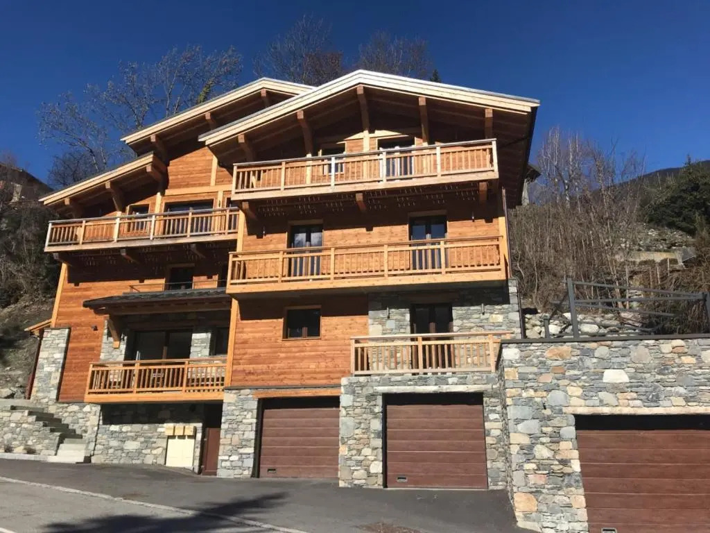 ALAIA- Appartement neuf T4 dans chalet avec garage
