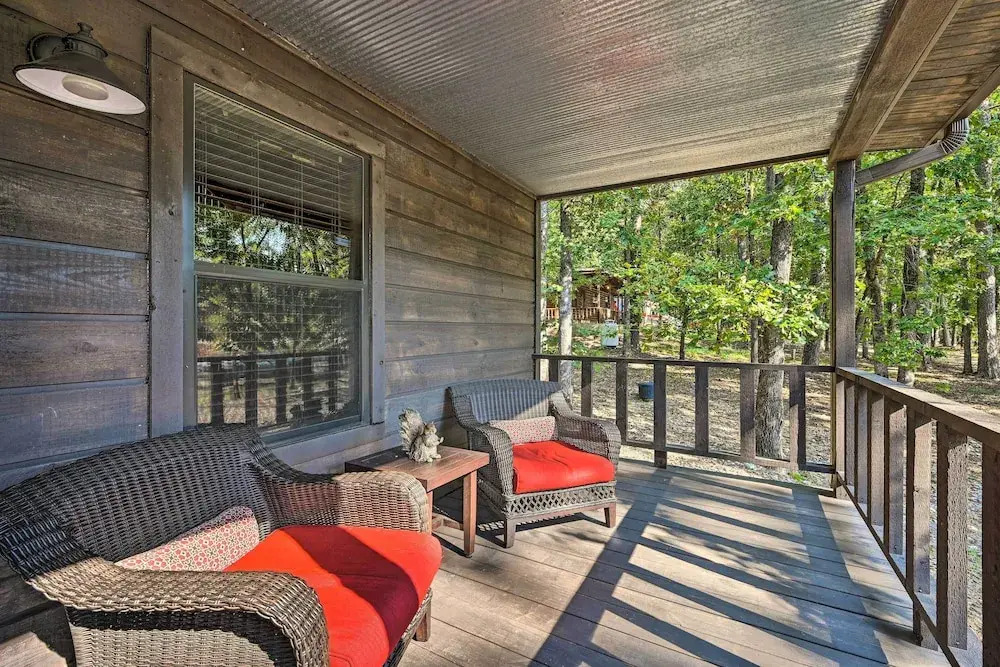 Luxe Broken Bow Cabin w/ Tesla Charging Station