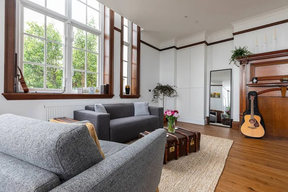 Lovely 1-bed Flat in Acton, West London, Sleeps 4