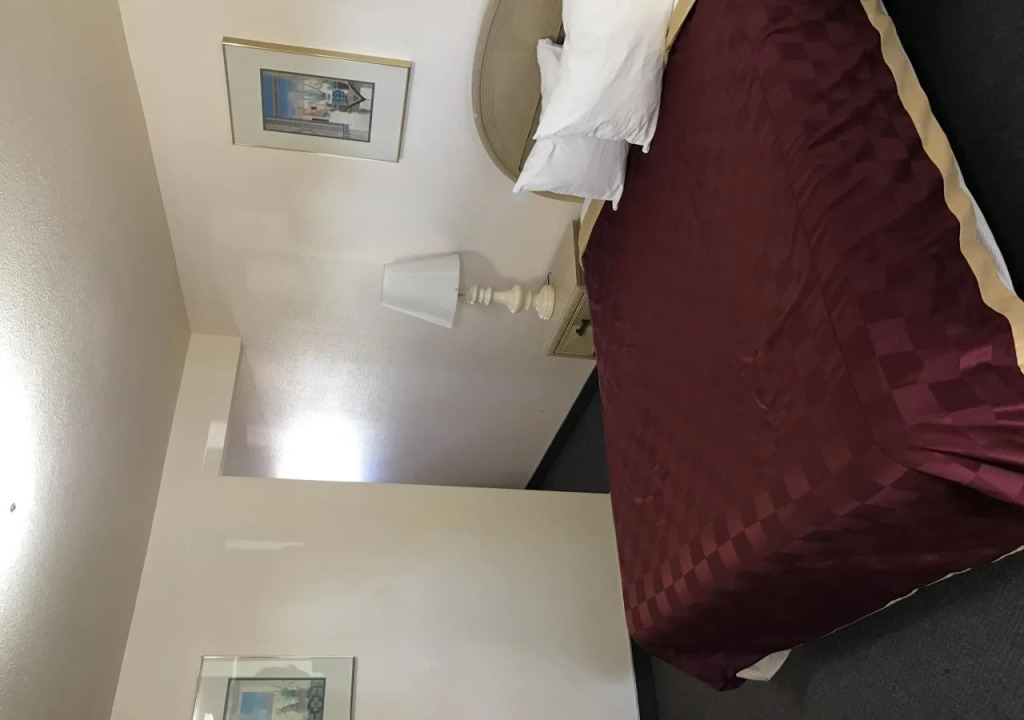 Colonial Motel