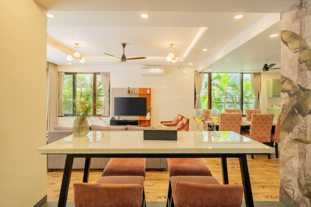 ELIVAAS 3 BHK Pvt Pool & Bar - Villa Valerie