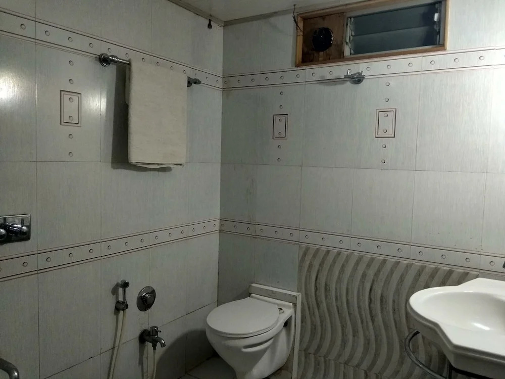 JK Rooms 122 Shaheen Lodging & Boarding