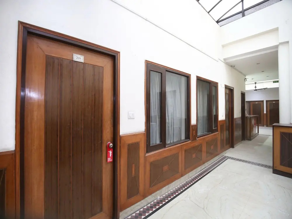 OYO 1950 Hotel Supreme