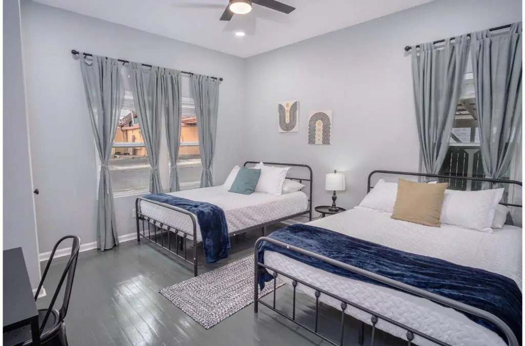 Captivating 4BR 2BA Home Near Awesome Downtown