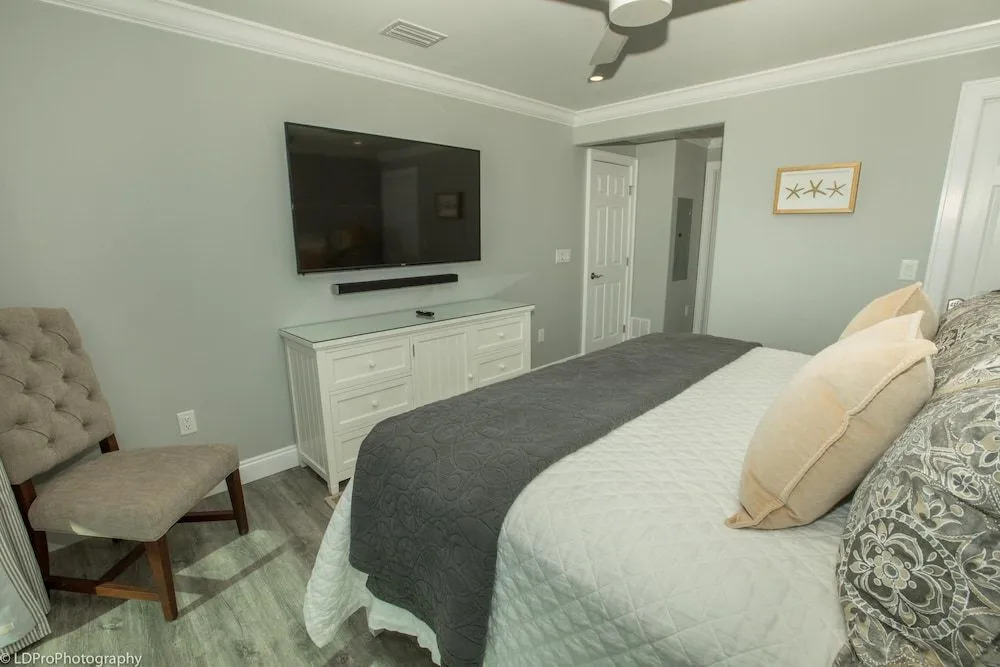 Sandpiper Cove 1115 3 Bedroom Condo by RedAwning