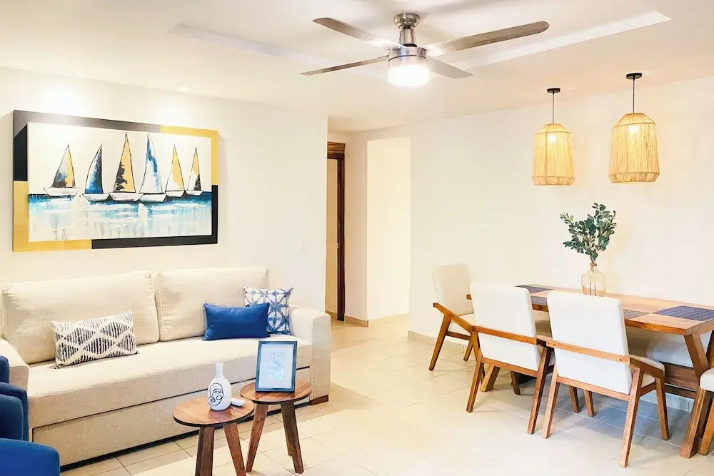 Cozy stay Tropical Vibes near Beach