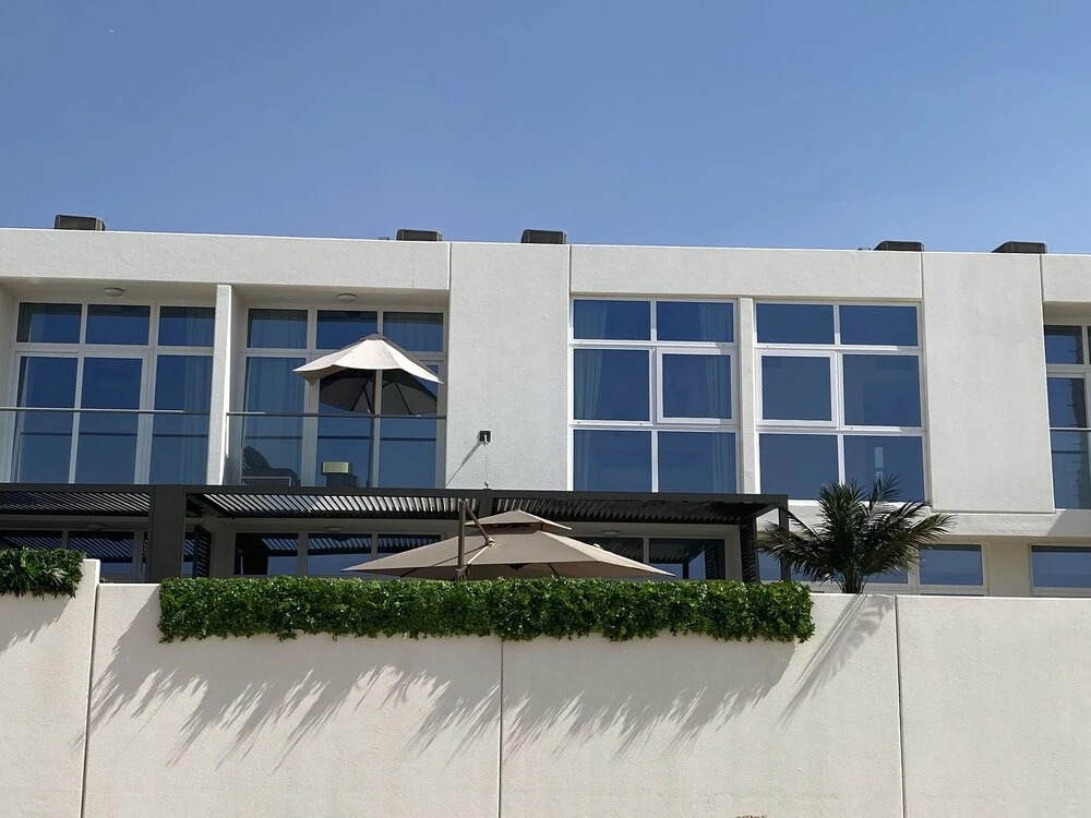 Spacious Luxury Villa With Pool and gym in Dubai