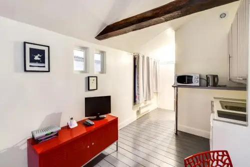 Unit 011 Saint Germain Des Pres (Seine)