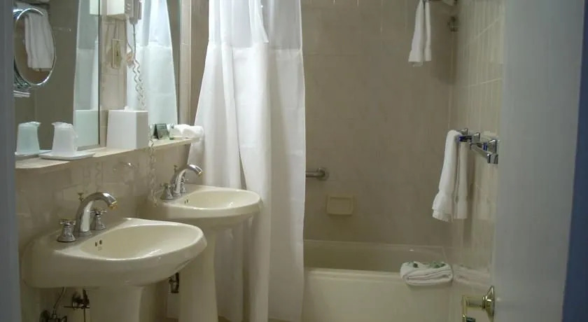 Garden Inn & Suites