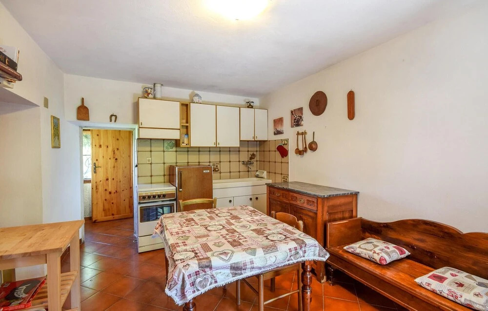 4 Bedroom Stunning Home In Tiglieto
