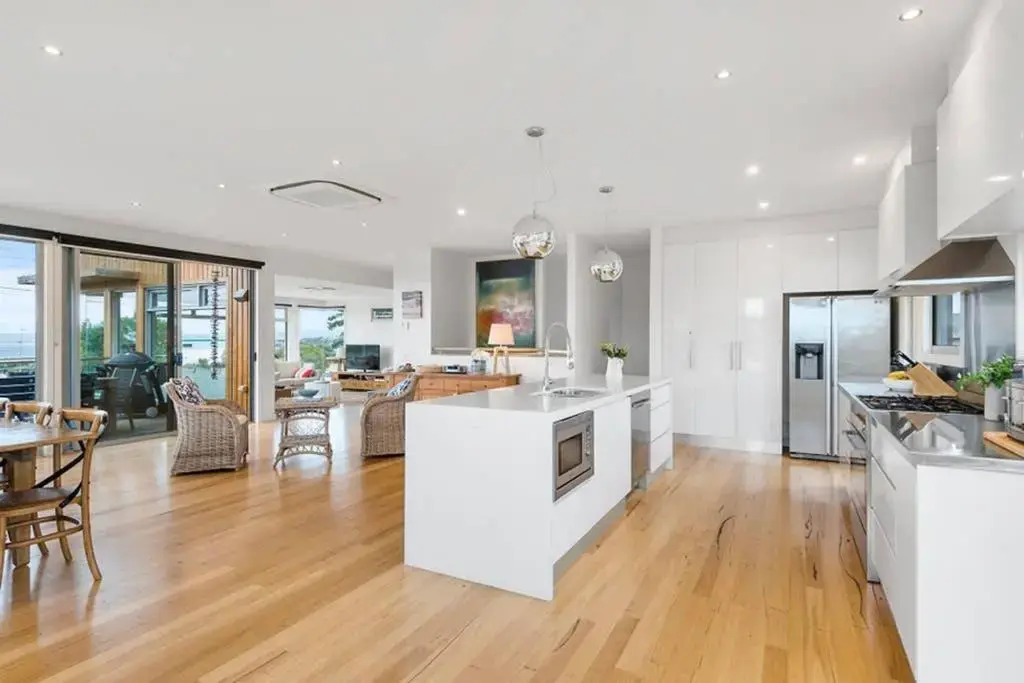 Aireys Coastal Beach House Luxury with Ocean Views