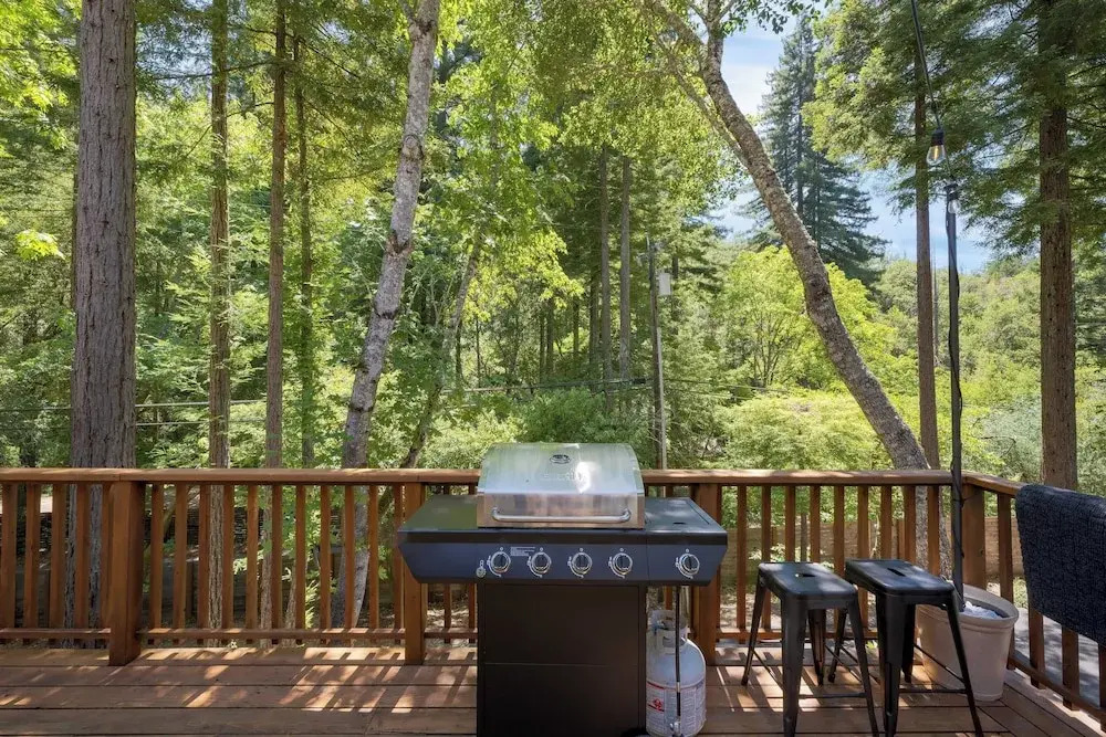 Mill Creek by Avantstay Modern Design, Patio, Hot Tub