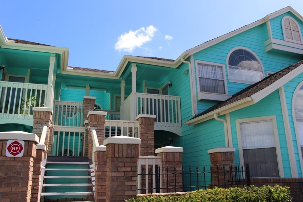 Cozy 2 Bedroom Condo Near Disney by Dreams VR
