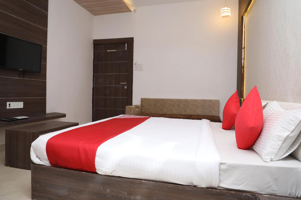 OYO Flagship 31005 Good View Service Apartment