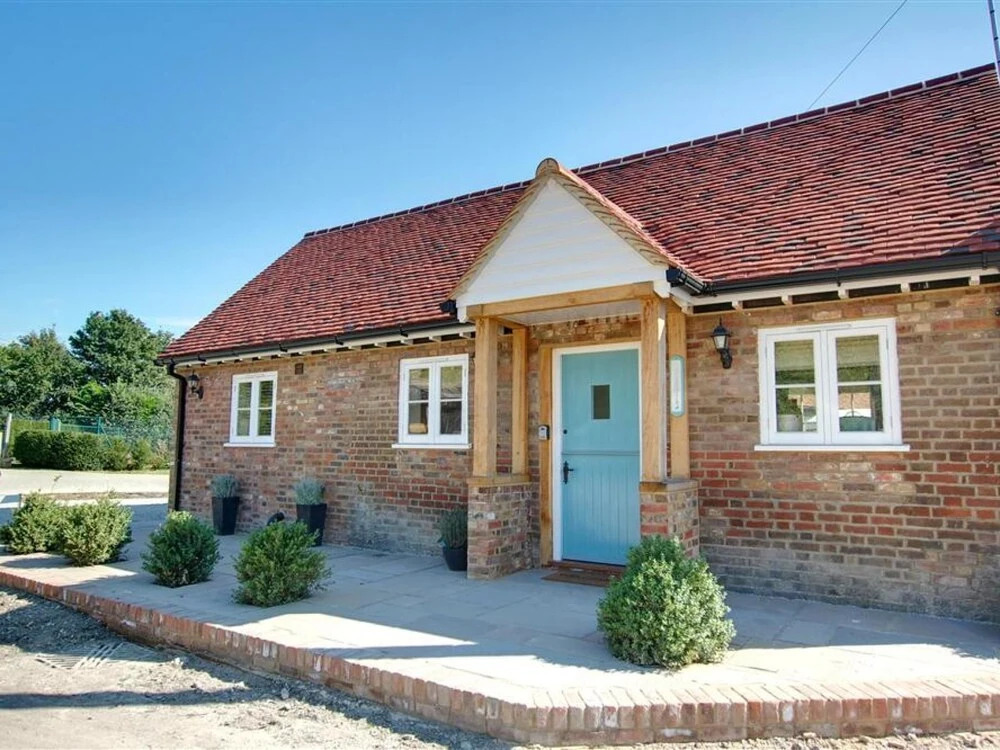 Serene Holiday Home in Linton With Private Swimming Pool