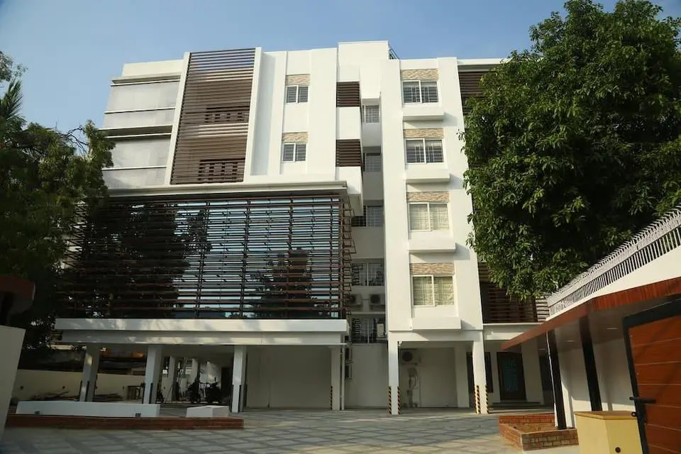 The Summit Luxury Service Apartment