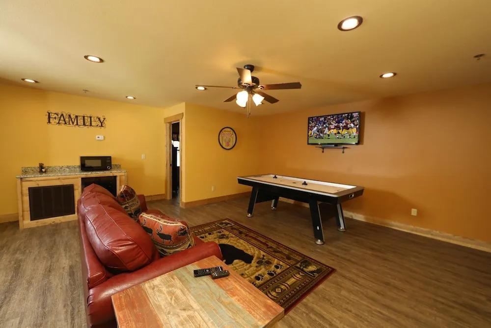 Splash Time Cinema - Six Bedroom Chalet