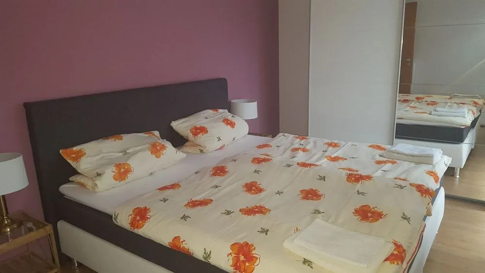 Outletcity Ferienwohnung Wohnung 1 - 2