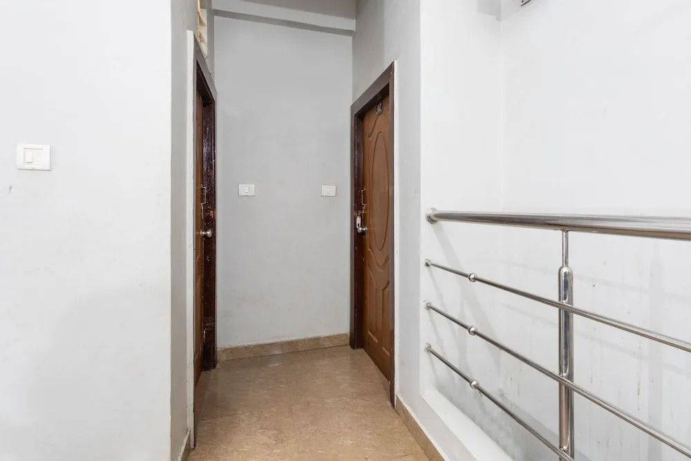OYO 36211 Hotel Padma Palace