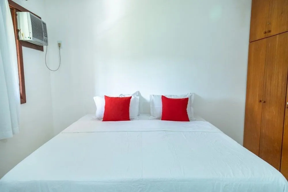 Casas no Residencial Mont Sinai com 2 ou 3 suítes , internet privativa 300MBPS a aproximadamento 250m da Praia de Taperapuã, condomínio com piscinas adulto e infantil, sauna, churrasqueiras e Segurança 24hrs