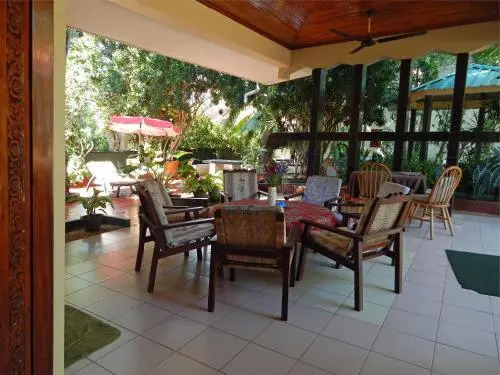 Rico Shadow Guest House & Restaurant