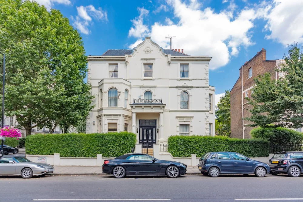 Large Studio Apartment  Central London