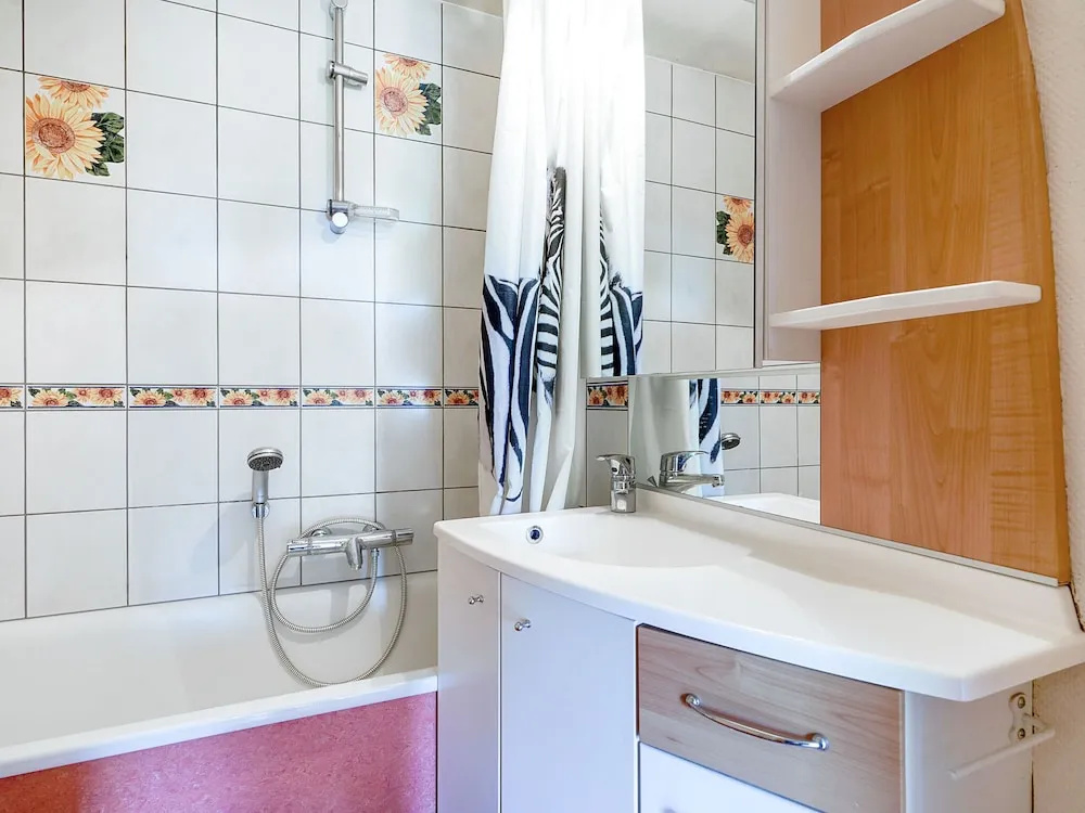 Cozy Holiday Home in Gros-Fays with Terrace