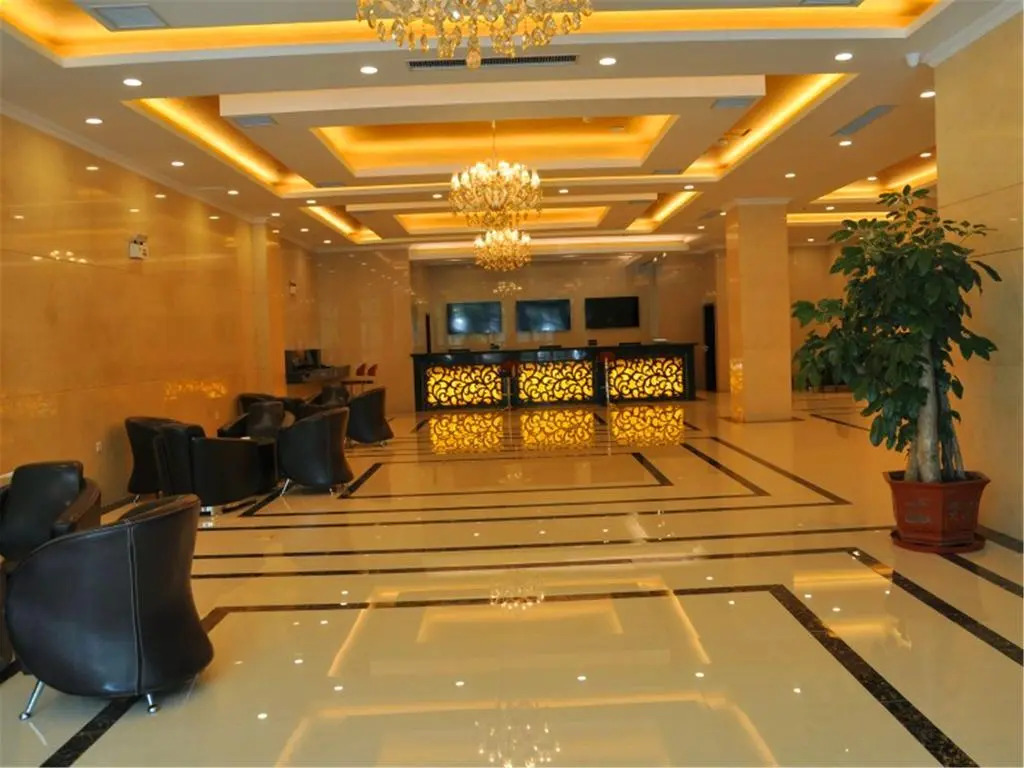 GreenTree Qinhuang Island Railway Station Business Hotel