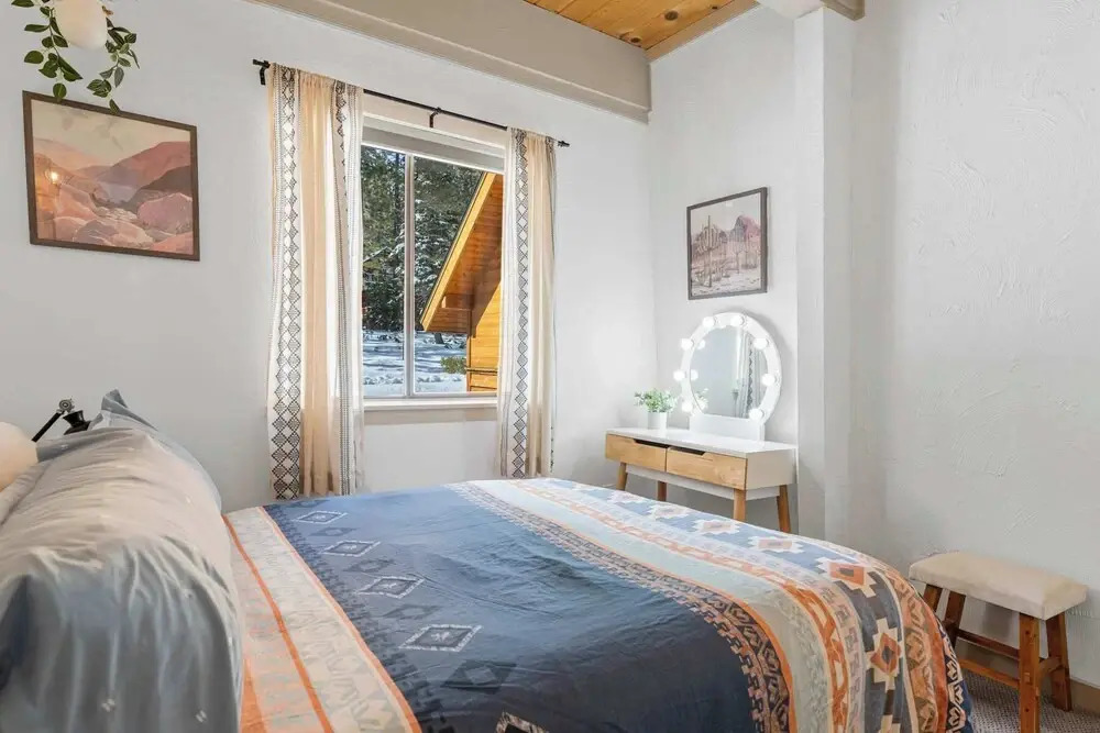 Tahoe City Retreat For 8!
