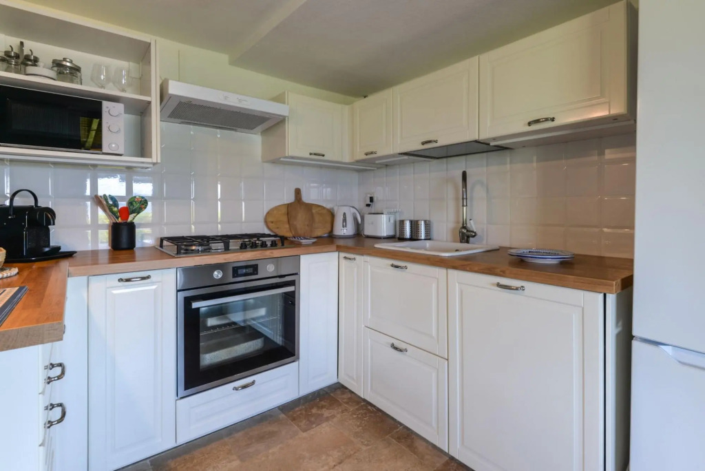 Bacio del sole, newly renovated four-room apartment, made by 7 beds-Bacio Del Sole