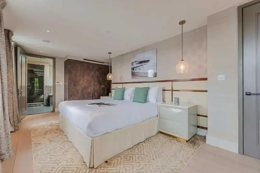 Westminster Apartments by DMONTRIO