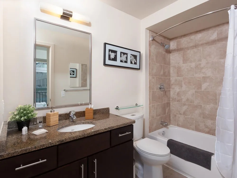 2br Fully Furnished Apartment In Downtown - Great Location 2 Bedroom Apts by RedAwning