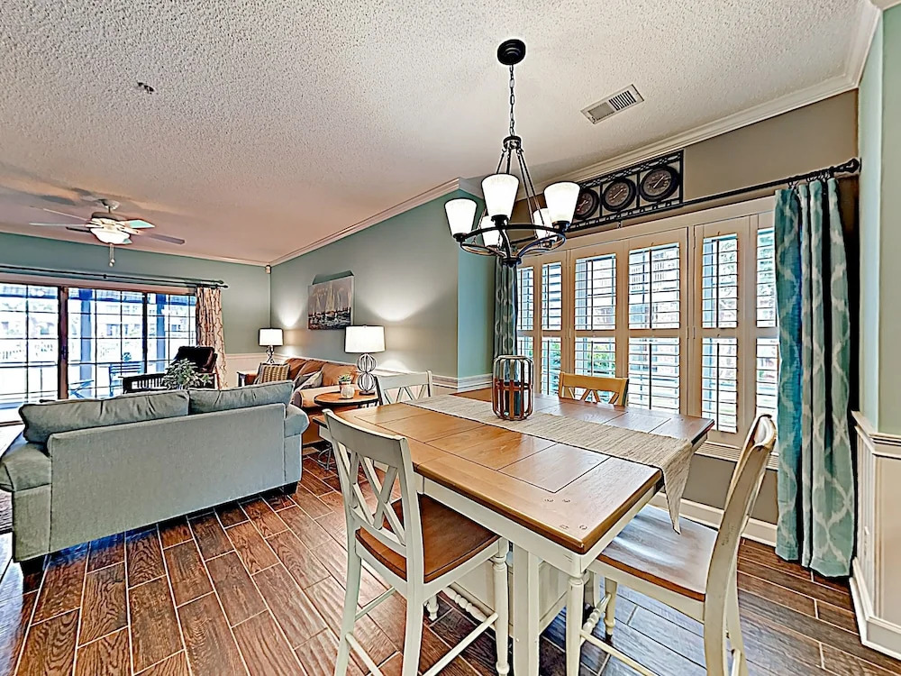 New Listing! Pristine Condo W/ Pool & Patio Condo