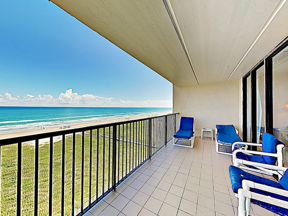New Listing! Beautiful 8th-floor W/ Balcony 2 Bedroom Condo