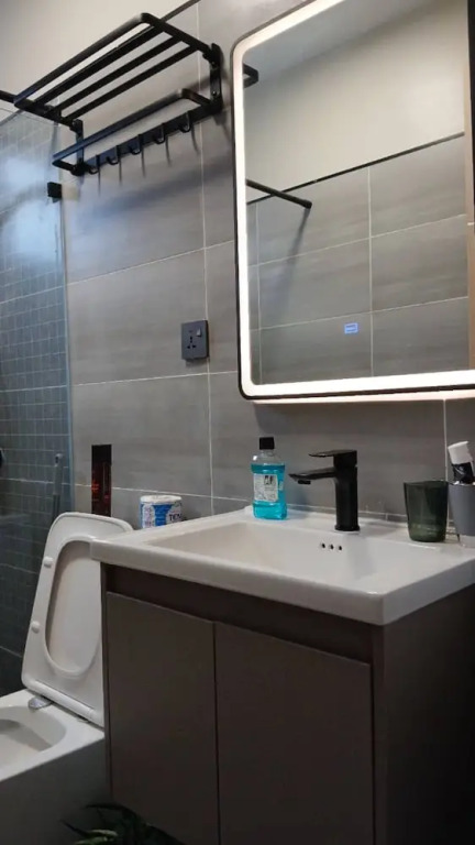 Nairobi Airbnb - Fast Wifi, Swimming Pool, gym