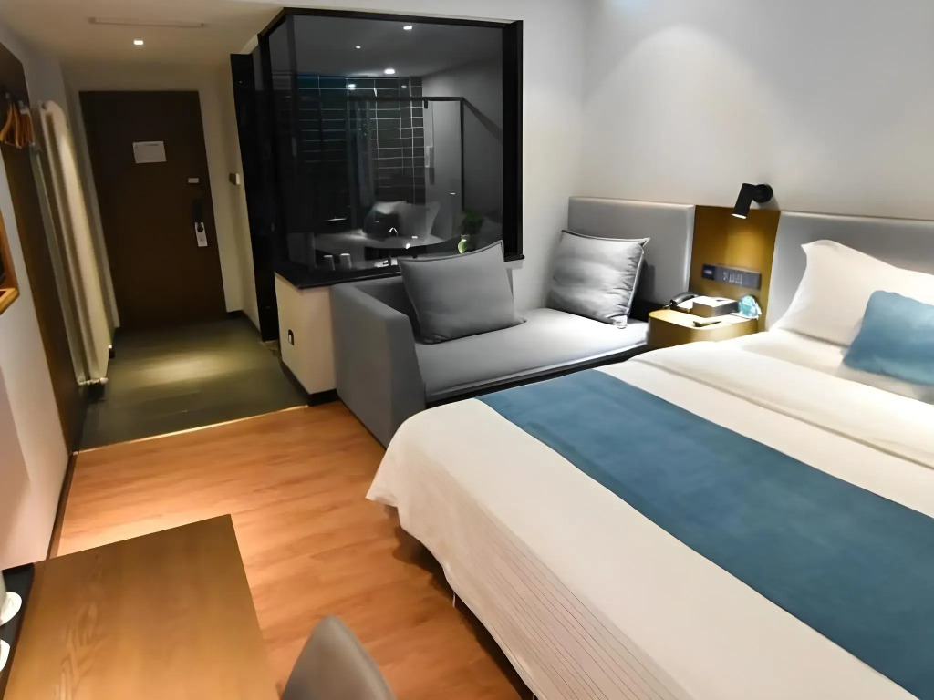 GreenTree Rizhao Lanshan Coach Station Hotel