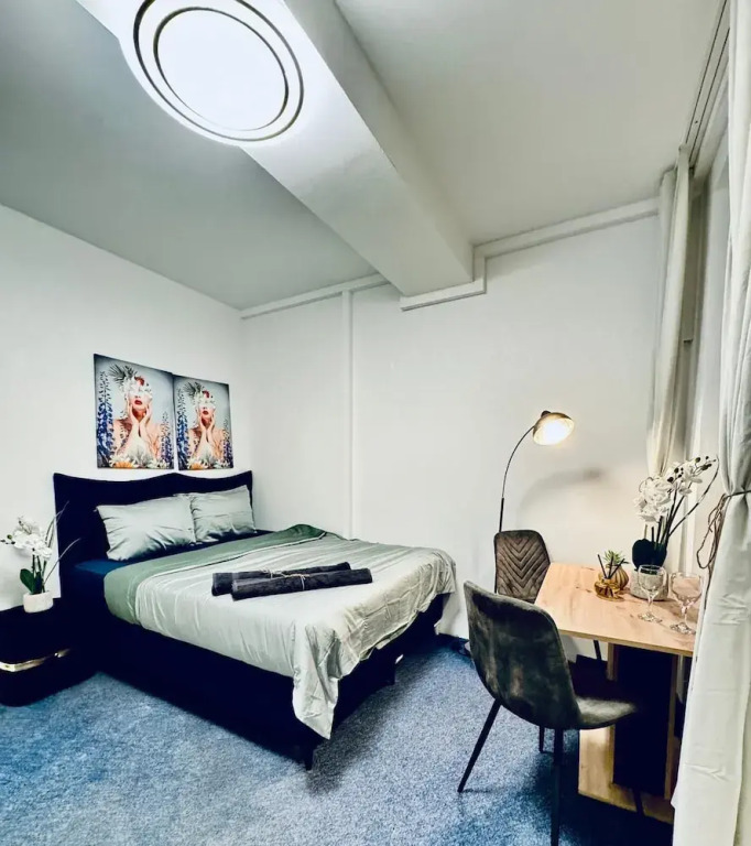 Luxury 7 Bedroom Apartment Sleeps 16