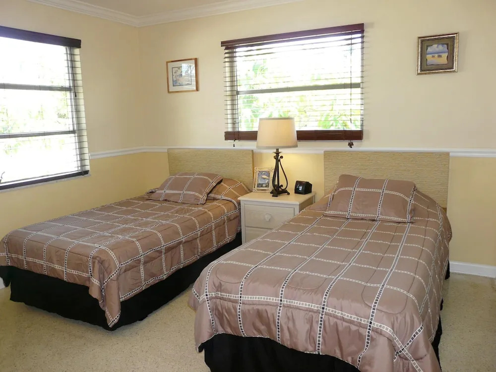 961 Abaco Court