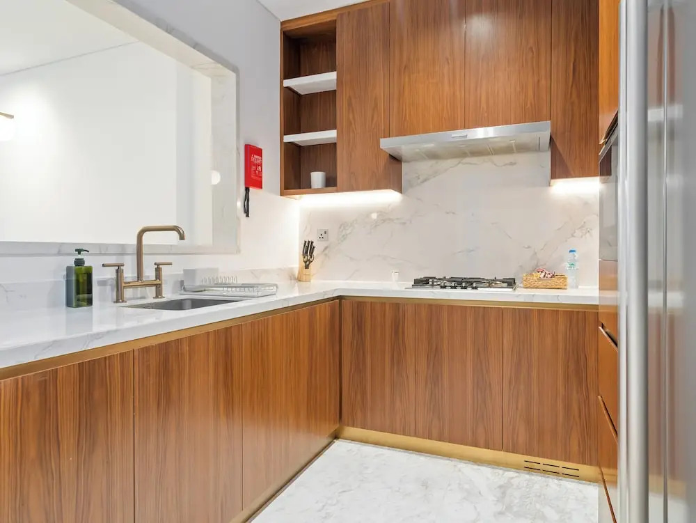 Elegant Apartment Amidst Vibrant Area with Balcony